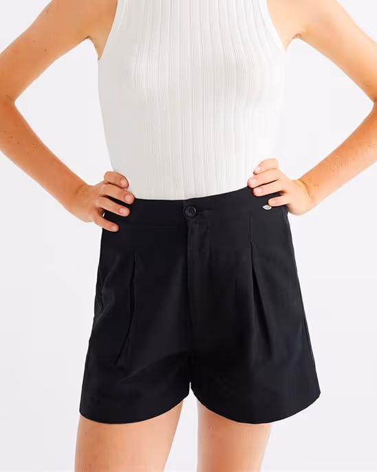 Thinking MU — Narciso shorts